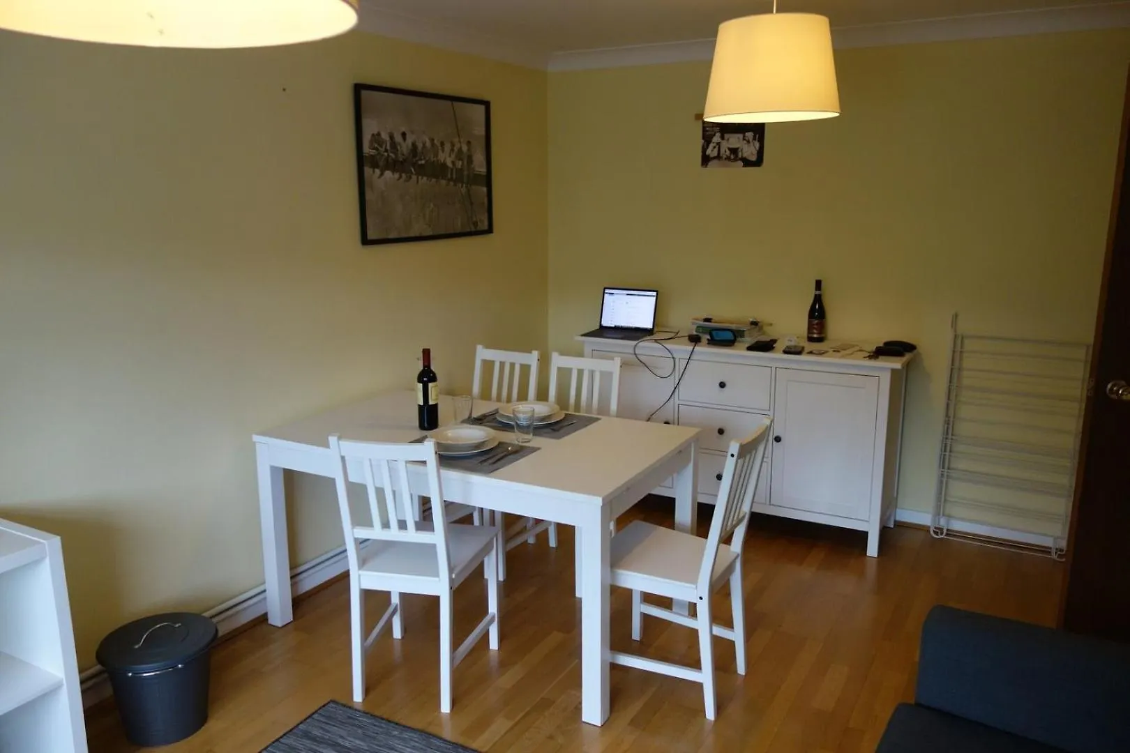 New Cosy 2 Bedroom Flat - Englefield Green